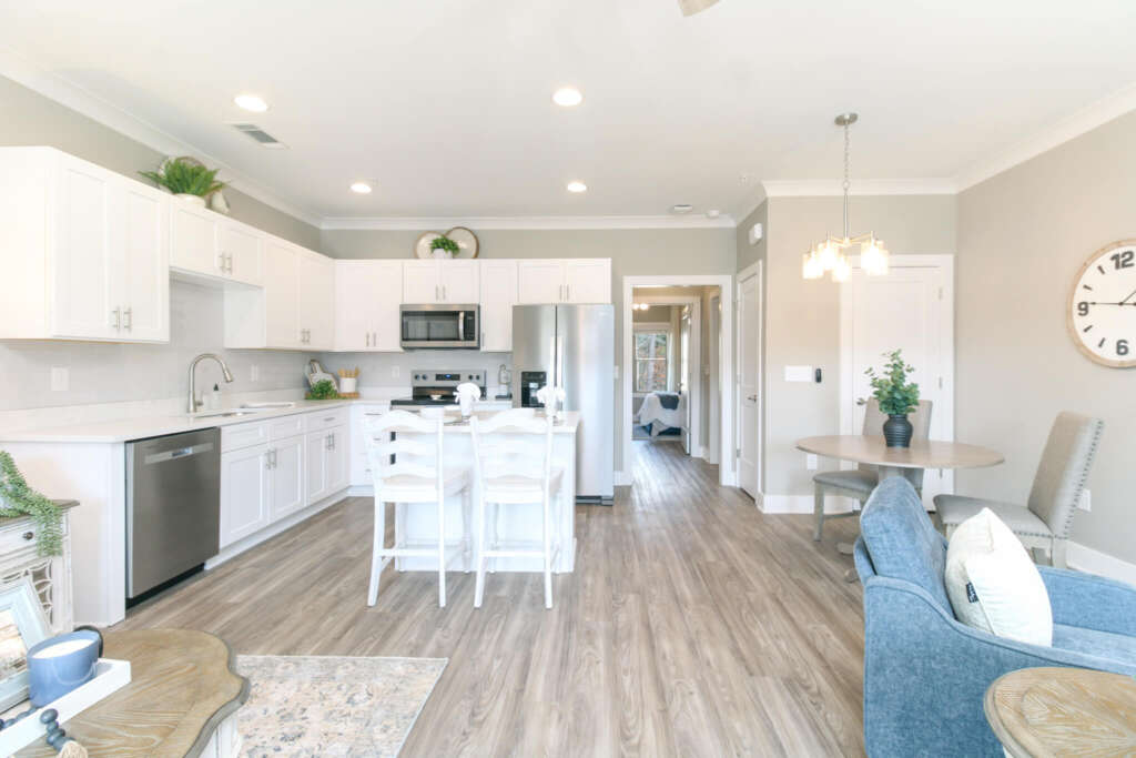 One bedroom cottage with kitchen in Independent Living at The Landing of Winder